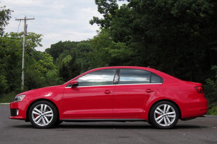  Volkswagen Jetta GLI 2012 года  (фото 6 из 49)